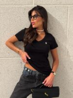 ⁦חולצה p וי⁩ – תמונה ⁦3⁩