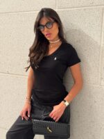 ⁦חולצה p וי⁩ – תמונה ⁦2⁩