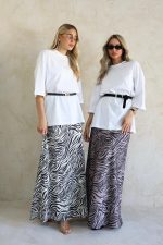 ⁦חצאית סאטן מנומרת⁩ – תמונה ⁦3⁩