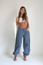 ⁦ג׳ינס פסים כפתור תחתון כהה⁩ – תמונה ⁦10⁩