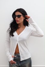 ⁦חולצה וי כפתורים מוס⁩ – תמונה ⁦7⁩